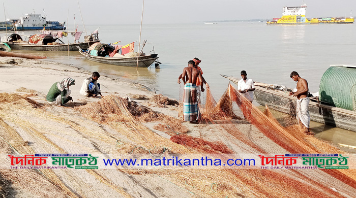 পদ্মায় মাছের অভাব॥দুশ্চিন্তায় গোয়ালন্দ উপজেলার জেলেরা